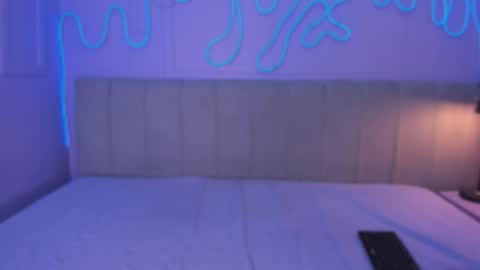 Mai online show from December 15, 8:03 pm