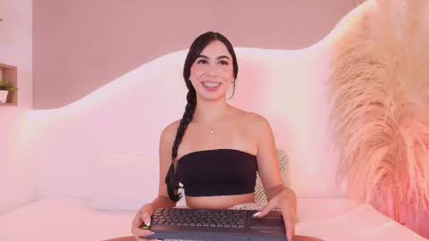 MAIA  LIA  online show from January 8, 9:41 pm