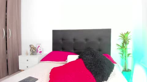 Mailyn online show from December 27, 12:34 pm