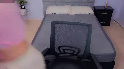 MAITE STONE1 online show from November 30, 4:05 am