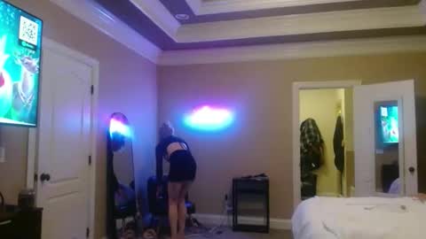 malia_skye online show from December 15, 6:29 am