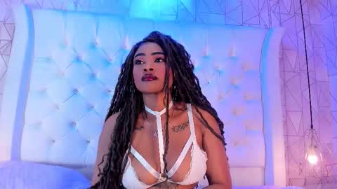 Malika soleil  online show from February 27, 5:29 am