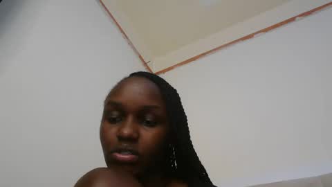 Snapshot of mamaapussy chatting on October 21, 12:47 am mamaa online show from October 21, 12:47 am