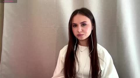 Mia Davis online show from February 28, 8:14 am