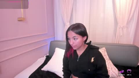 manelyk_evanss online show from September 17, 9:02 pm