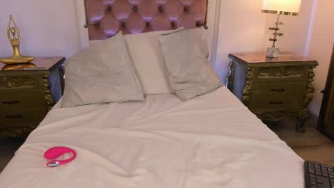 Mara online show from October 12, 4:37 am