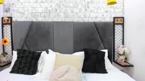 Maray Lous  online show from December 18, 9:08 pm