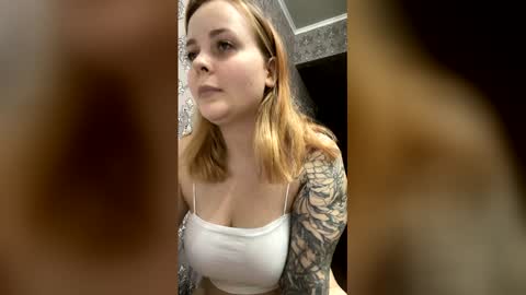 Sara online show from December 15, 3:17 pm