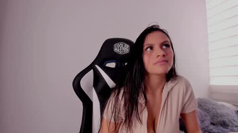 Maria online show from February 7, 6:02 pm