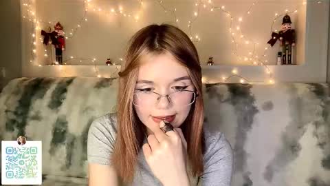 Lina online show from February 4, 9:29 pm