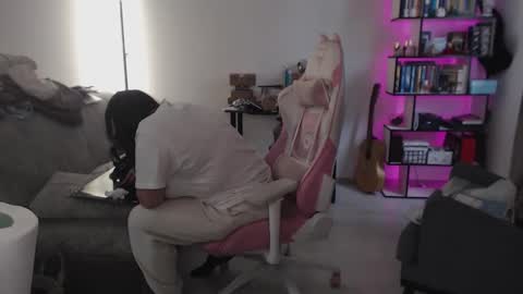 mari moore online show from February 26, 8:24 am