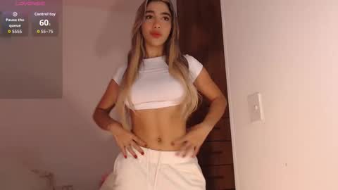 Snapshot of mariana_es chatting on October 23, 4:46 pm Mariana online show from October 23, 4:46 pm