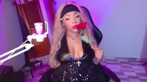 Mariana Prada online show from February 15, 12:37 pm