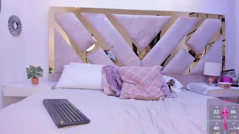 Marianee Rousse  online show from September 24, 1:59 am