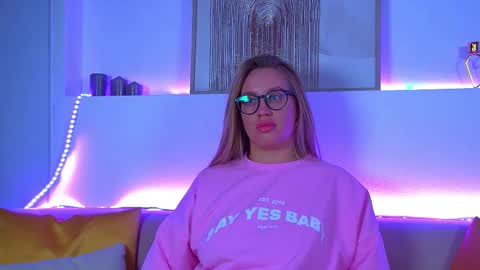 Maria online show from February 9, 6:26 pm