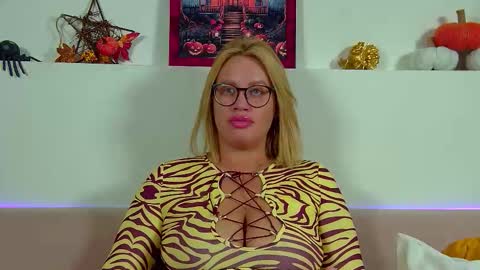 Maria online show from November 1, 7:18 pm