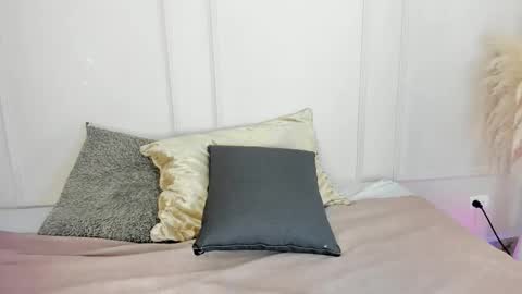 Maria Pettit online show from February 21, 11:22 am