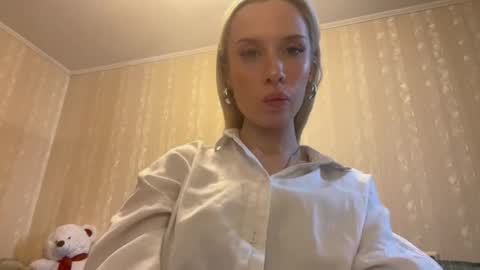 Molly online show from September 9, 7:19 am