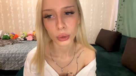 Molly online show from September 14, 7:17 am