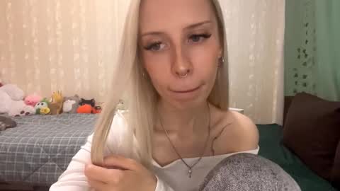 Molly online show from September 29, 7:24 am