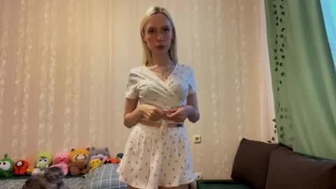 Molly online show from September 13, 7:16 am