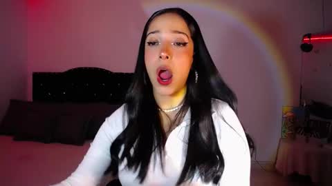 Snapshot of marie_daved chatting on December 15, 4:29 am Nicolle online show from December 15, 4:29 am