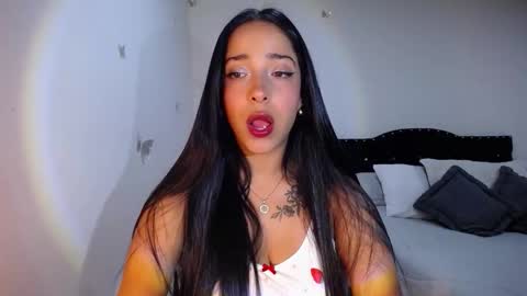 Snapshot of marie_daved chatting on September 20, 5:39 am Nicolle online show from September 20, 5:39 am