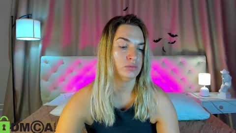 Mariel online show from November 10, 1:22 am