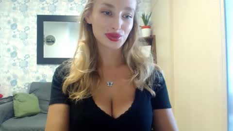 MarilynDevilish online show from November 17, 1:06 am