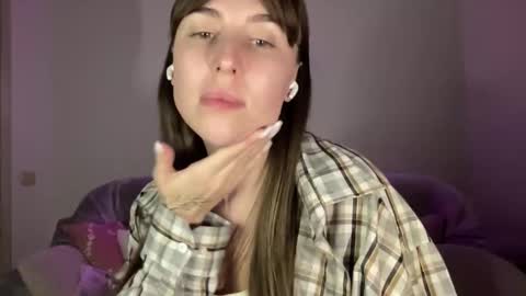 Mary online show from October 13, 2:42 pm