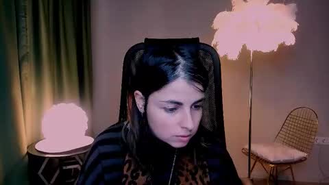 martaedams online show from December 5, 8:14 am