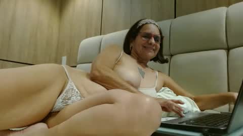 martha online show from January 6, 2:48 am