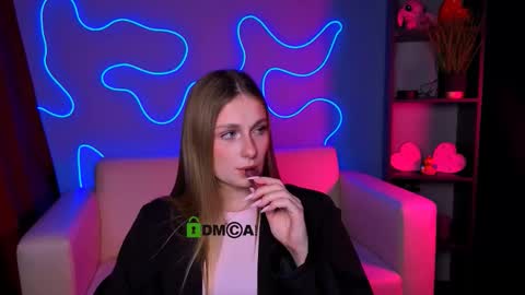 Mary online show from November 24, 3:03 pm