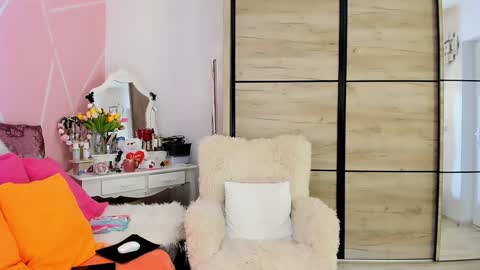 Maryelle online show from February 6, 8:02 pm