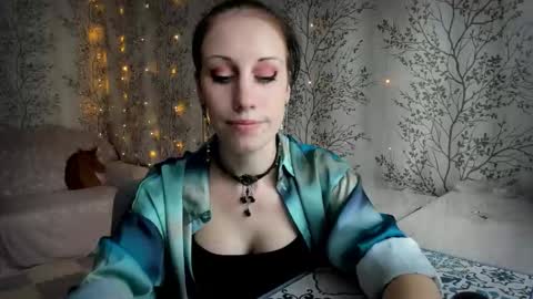 Snapshot of marylou_ chatting on September 28, 9:36 am Mary Lou online show from September 28, 9:36 am