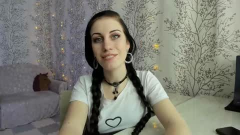 Snapshot of marylou_ chatting on March 5, 5:50 am Mary Lou online show from March 5, 5:50 am