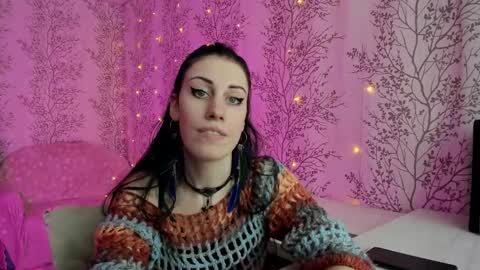 Snapshot of marylou_ chatting on February 18, 9:43 am Mary Lou online show from February 18, 9:43 am