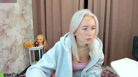 Snapshot of maryy_senn chatting on October 21, 2:48 am Luucy UTC1 Mon Tue Wed Thu Fri 0500-1130 online show from October 21, 2:48 am