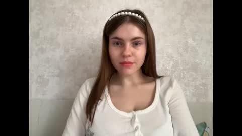 MaryYourr online show from December 2, 11:23 am