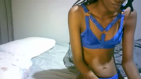 maskgang001 online show from November 23, 4:15 am