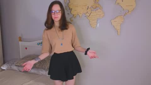 Evie online show from October 22, 11:37 am