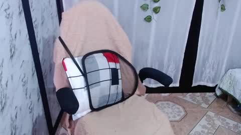 Snapshot of mature_wolf chatting on March 7, 12:34 pm Sonia online show from March 7, 12:34 pm