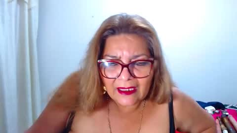 maturehot649 online show from November 30, 2:27 am