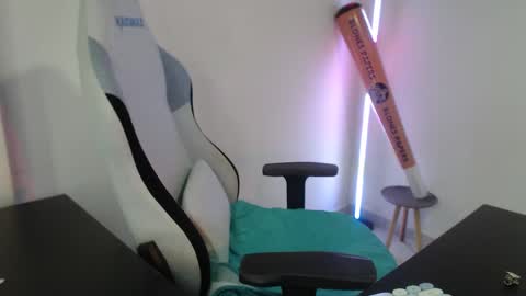 Mau and Lauren online show from September 15, 8:05 pm