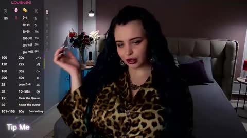 Maya Mils online show from October 3, 1:11 am