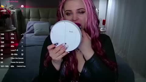 Maya Mils online show from February 18, 1:10 am