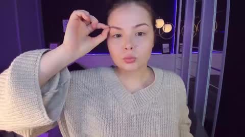 Woman online show from February 15, 2:00 pm