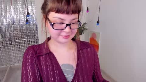 Woman online show from December 15, 1:38 pm