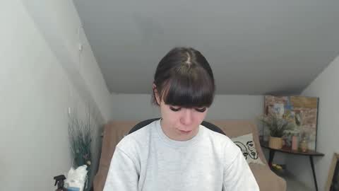 mayawill online show from December 4, 1:02 pm