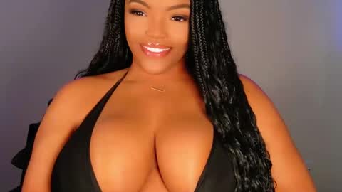 MayBabi online show from October 26, 1:50 pm